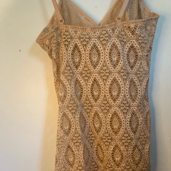 Boutique Slip - Picture 3 of 7